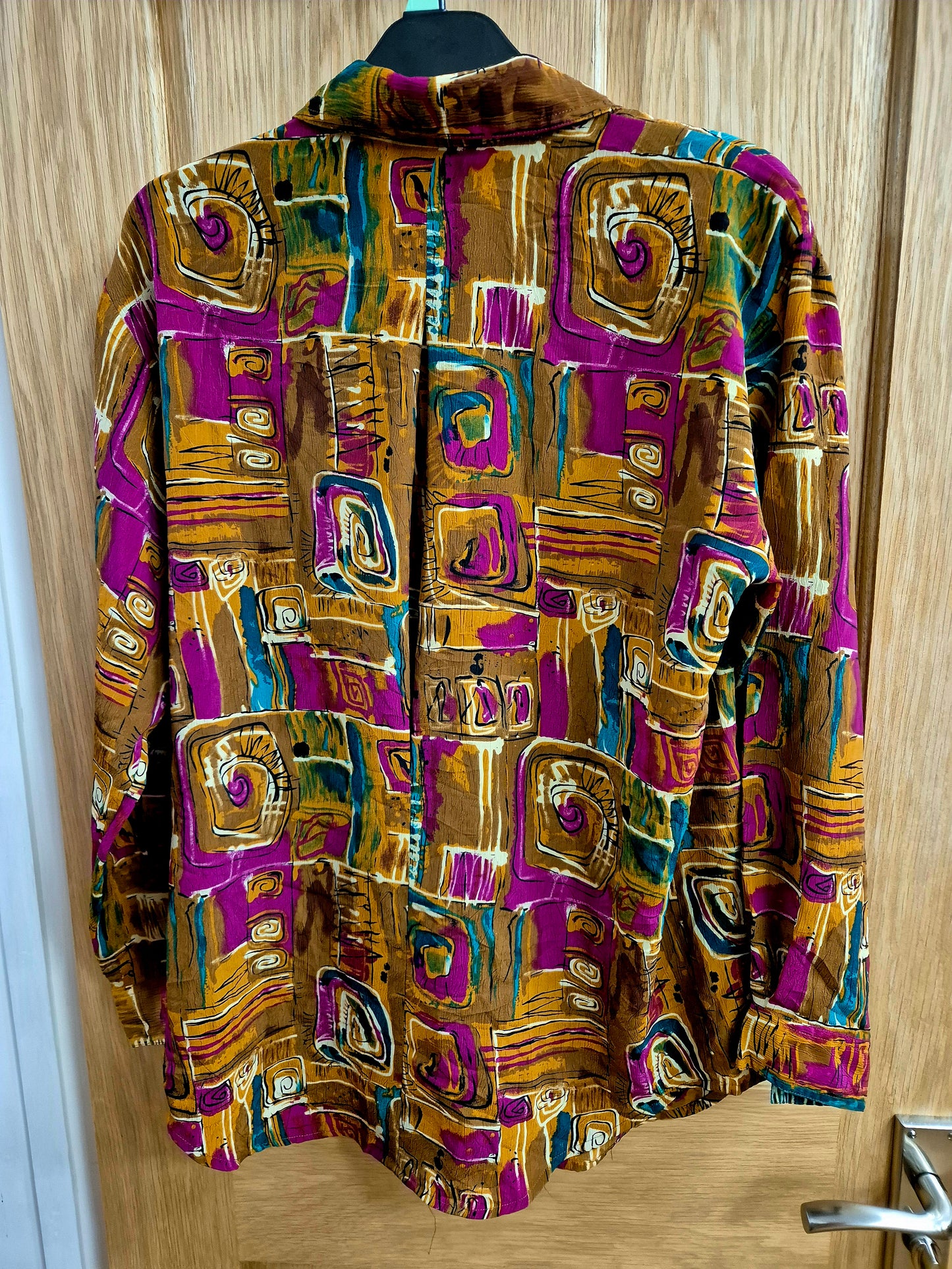 Vintage 1990s funky shirt. Size 12