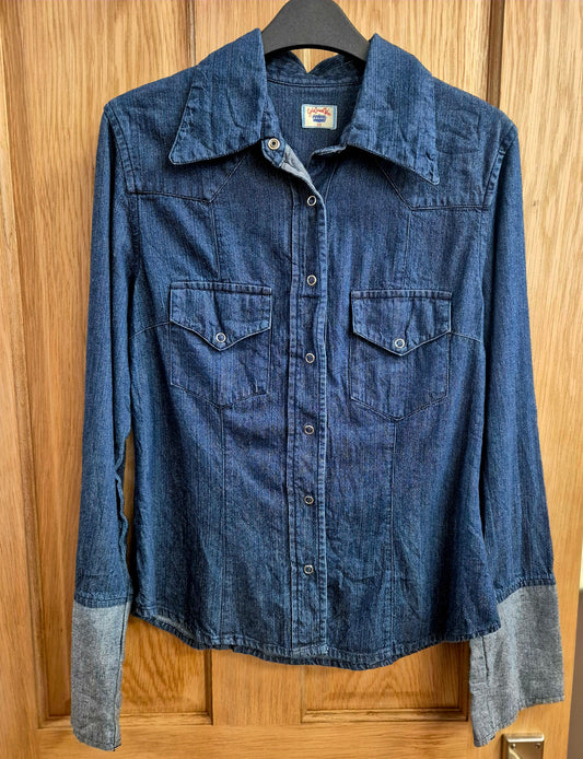 Lovely Vintage denim shirt size 8/10