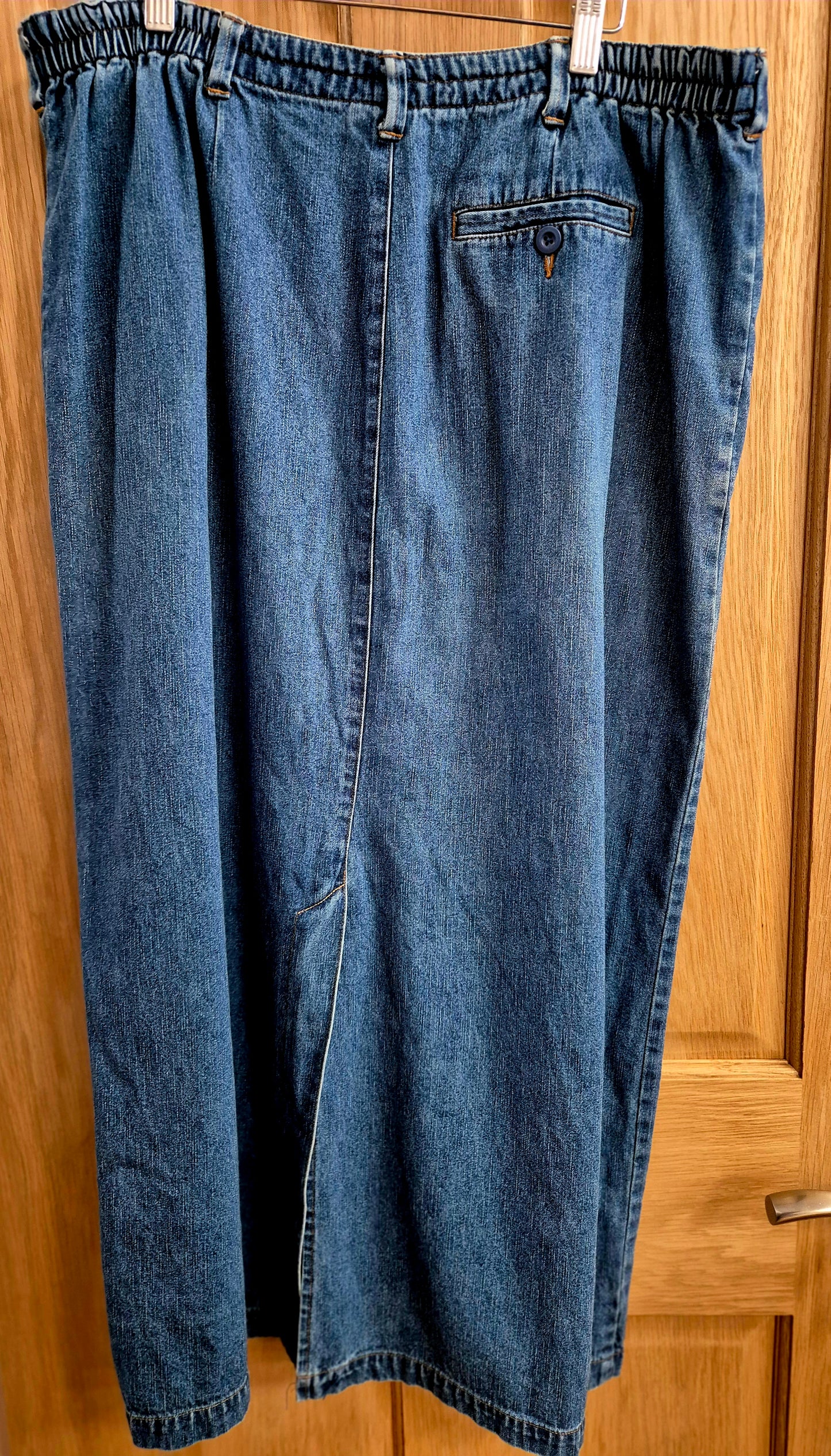 Vintage denim skirt size 18. Long length.