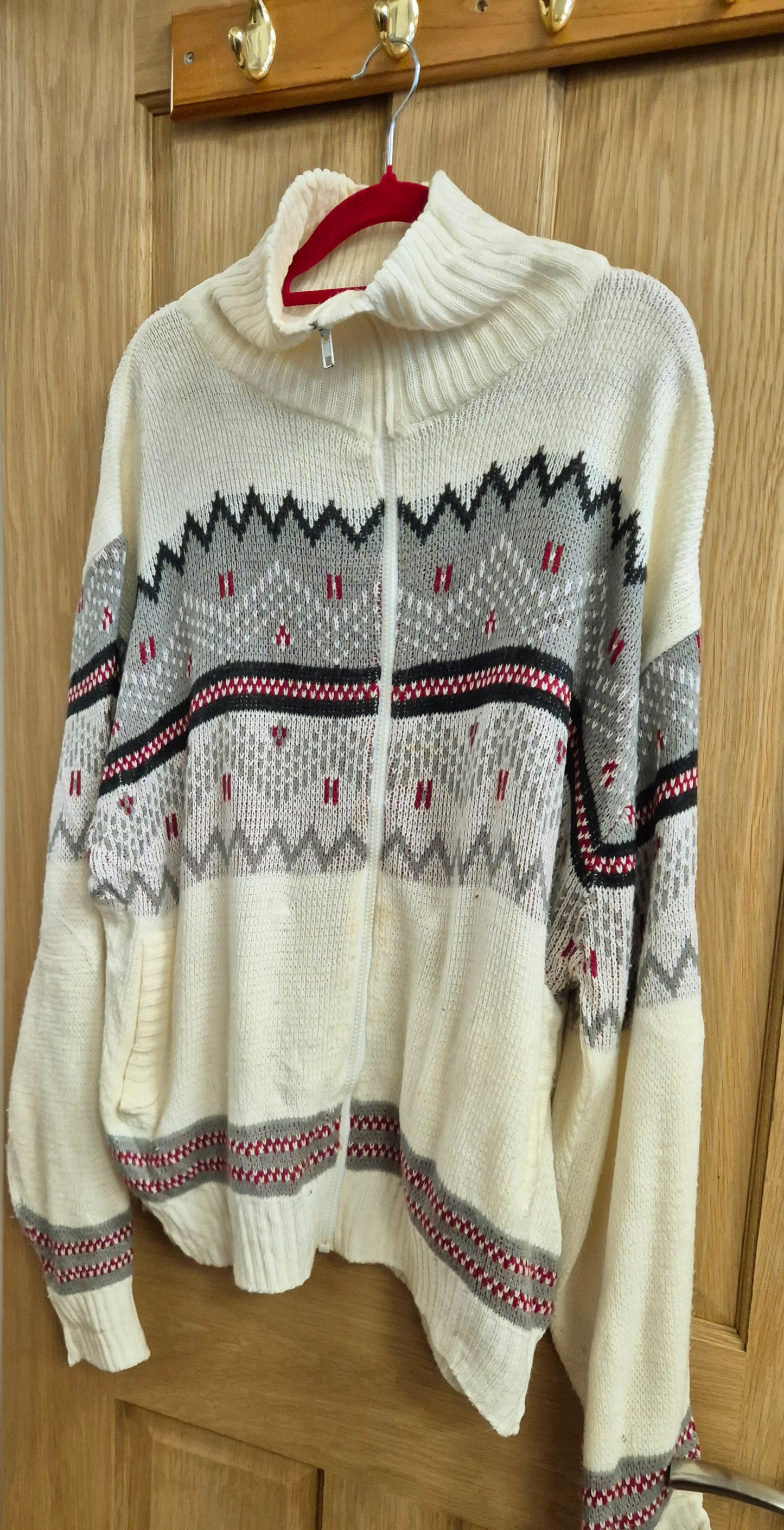 Vintage Mens Christmas cardigan in size xl