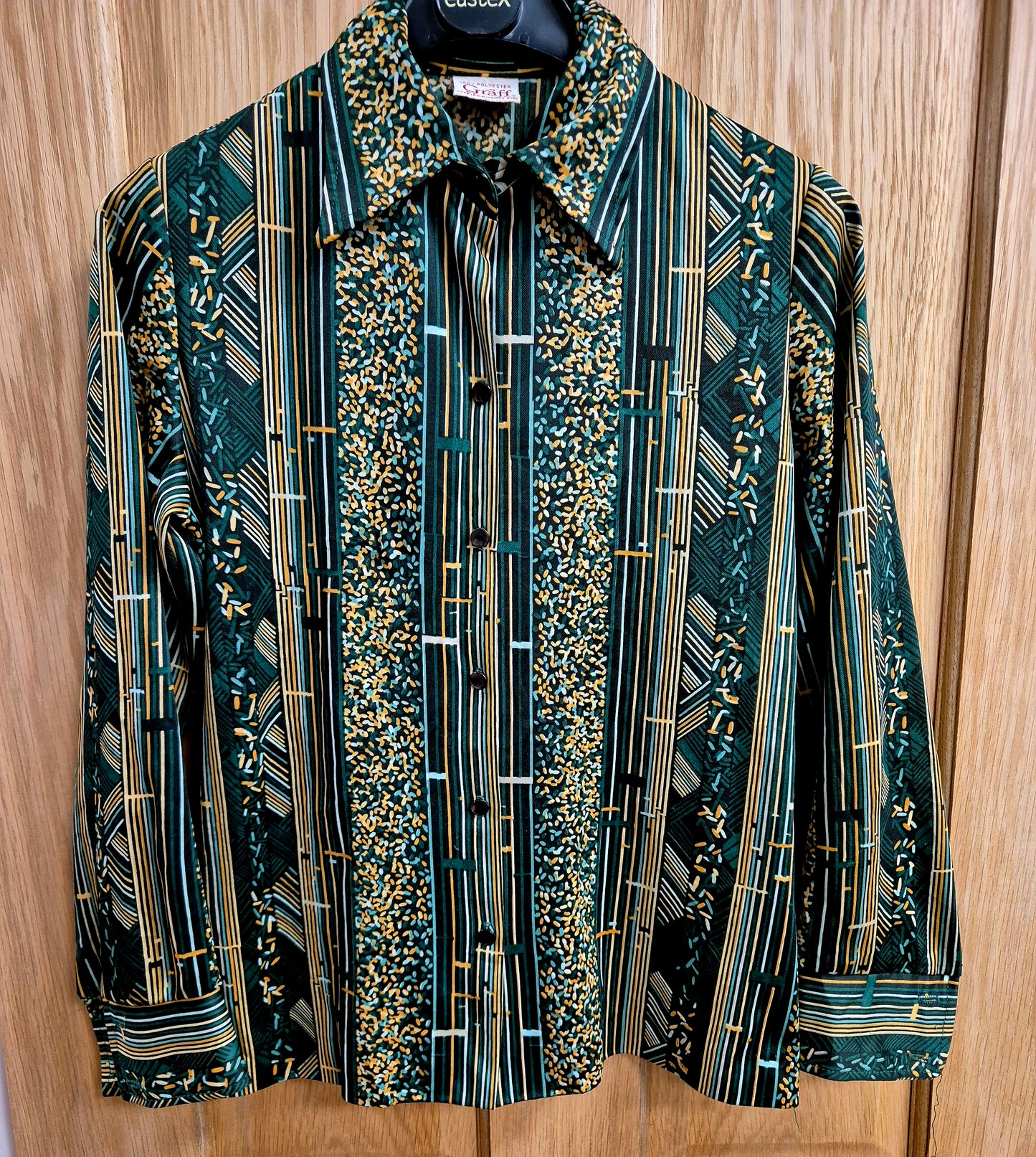 Vintage 1970s shirt in beautiful condition. Size uk 10