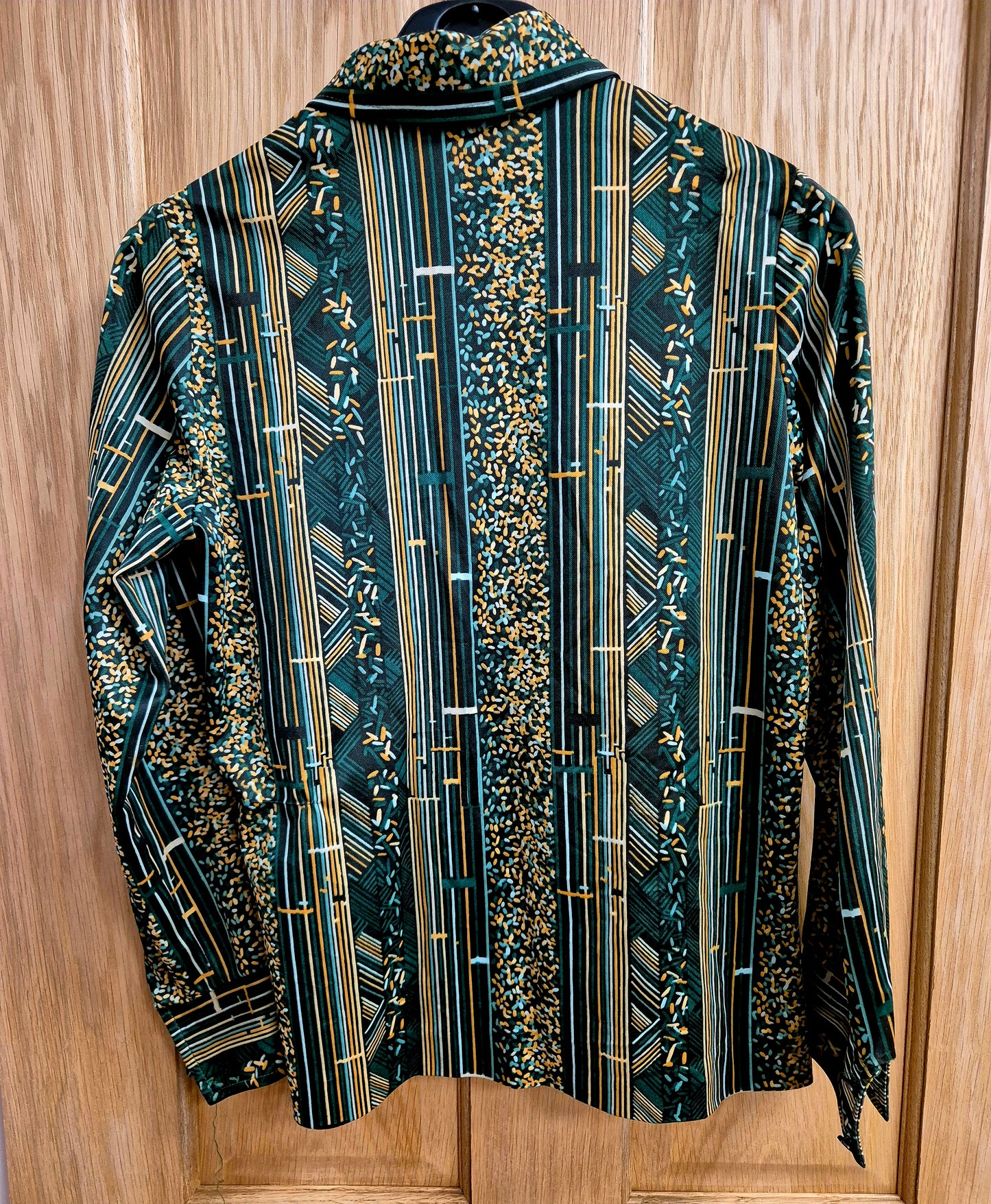 Vintage 1970s shirt in beautiful condition. Size uk 10