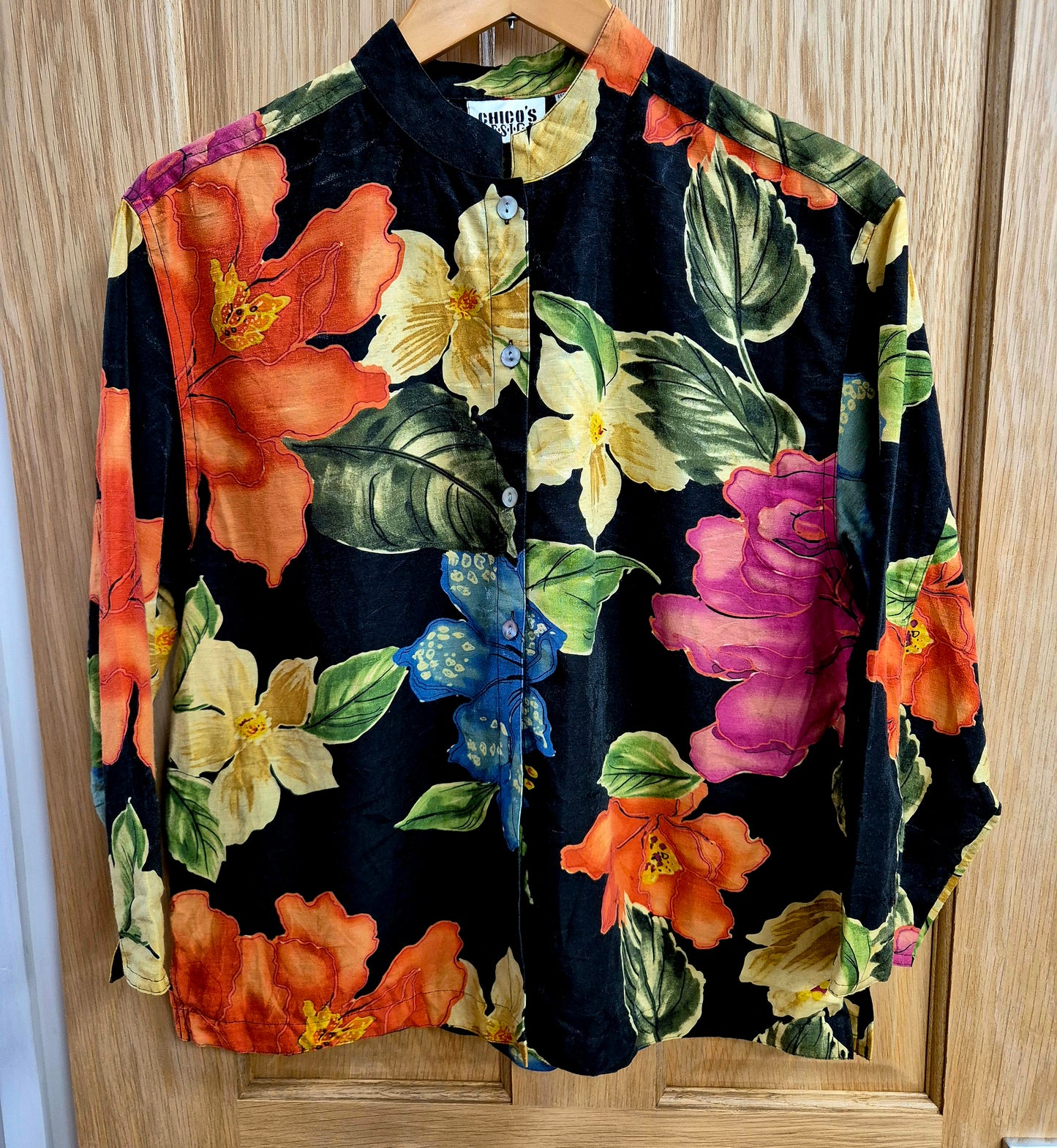 Vintage 1990s linen shirt in beautiful condition. Size uk 14.