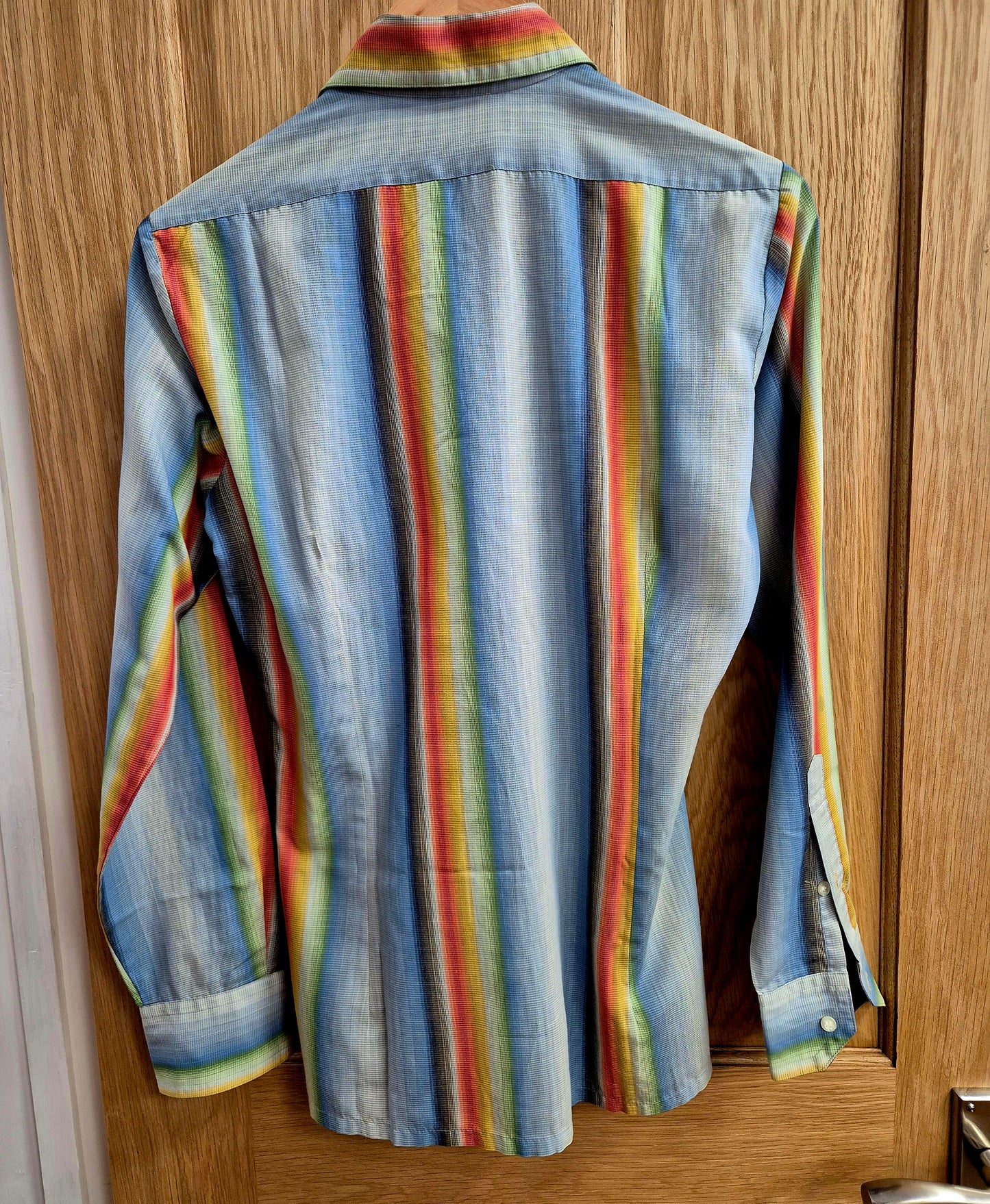 Vintage 1970s large collar shirt. Collar 14.5".