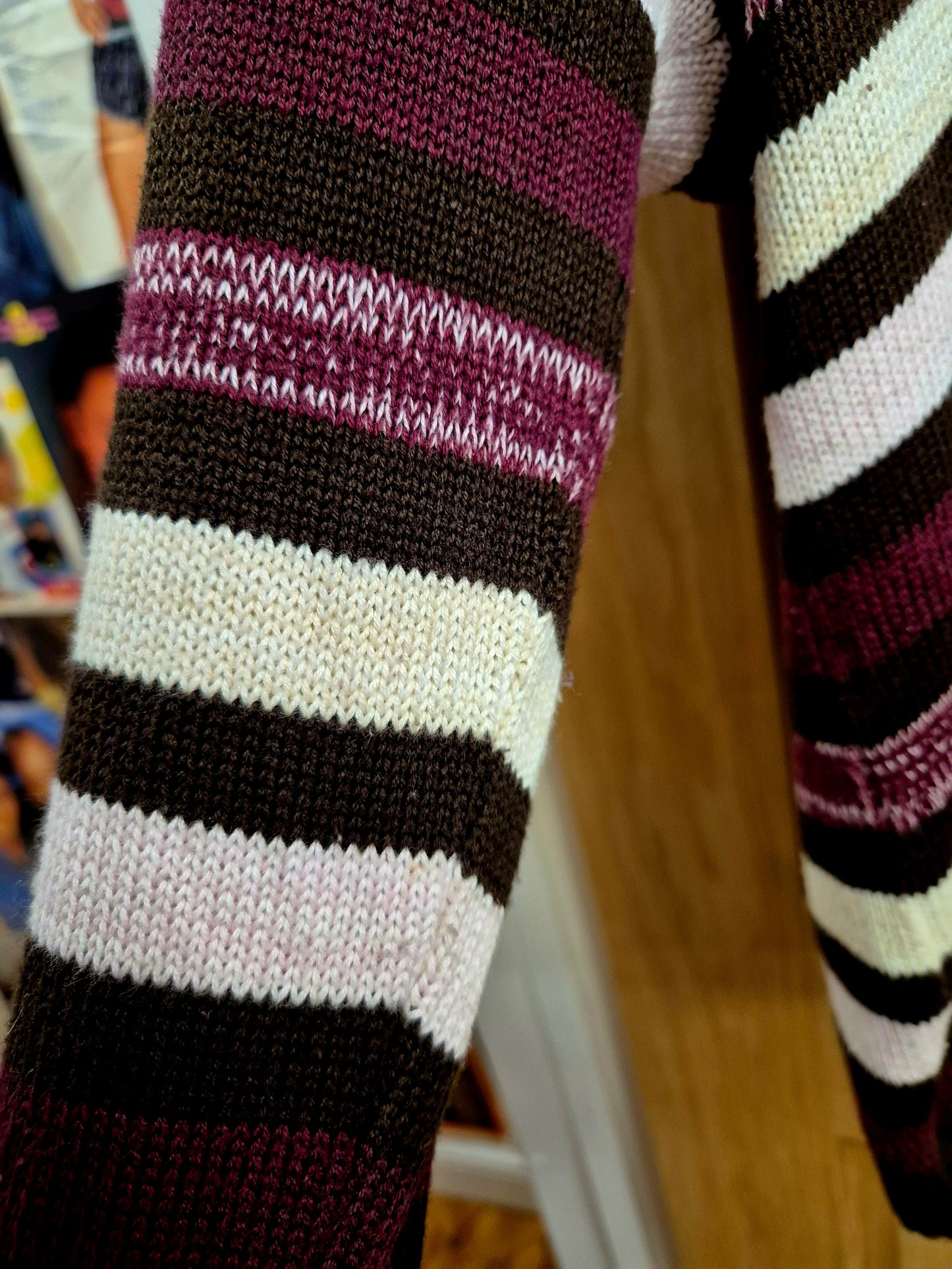 Lovely Vintage cardigan in colours plum, brown & cream. Size uk 14