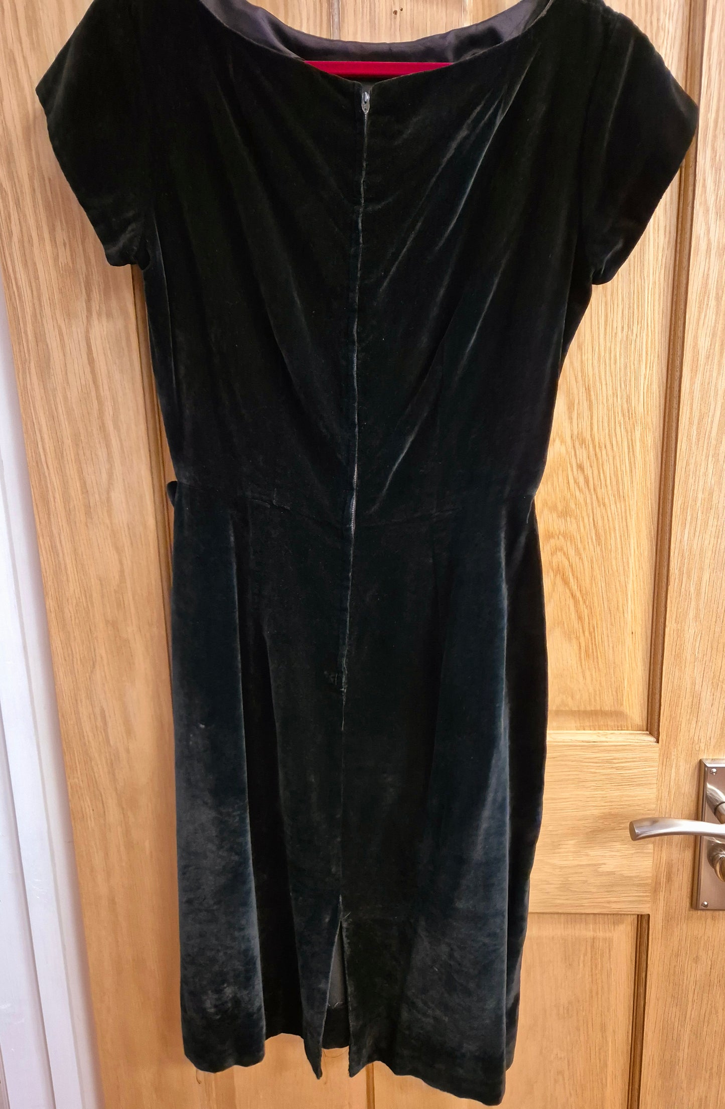 Vintage 1940s true velvet dress. Absolutely stunning. Size uk 8