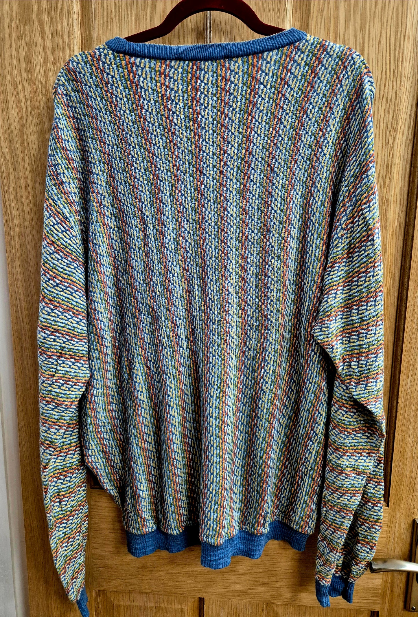 Vintage 90s Jumper. Very cool style & colours. Size L/xl