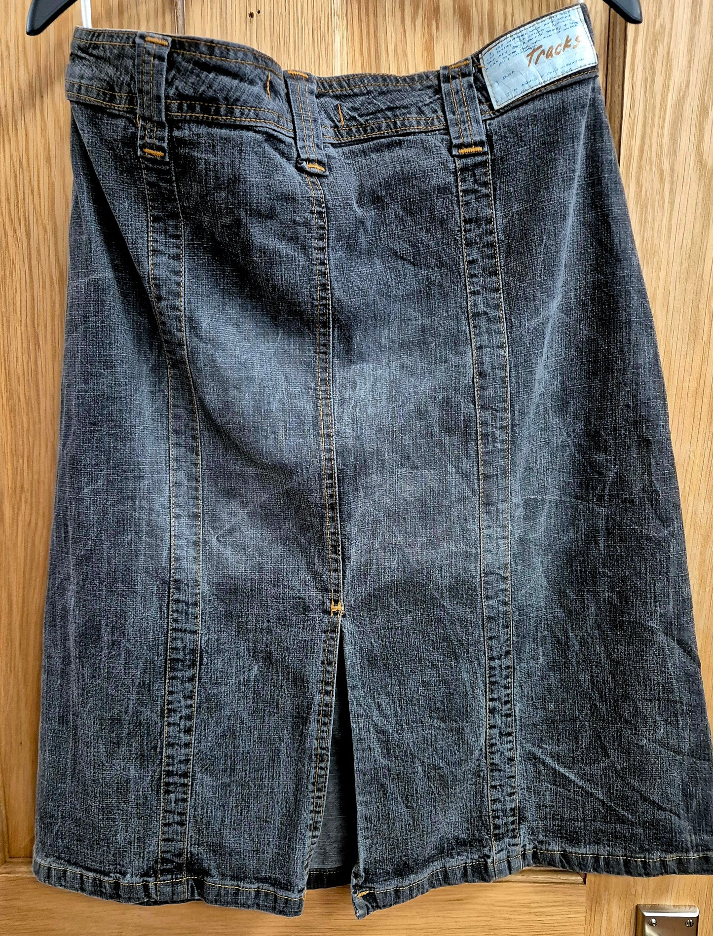 Lovely Vintage Y2K denim skirt size uk 14