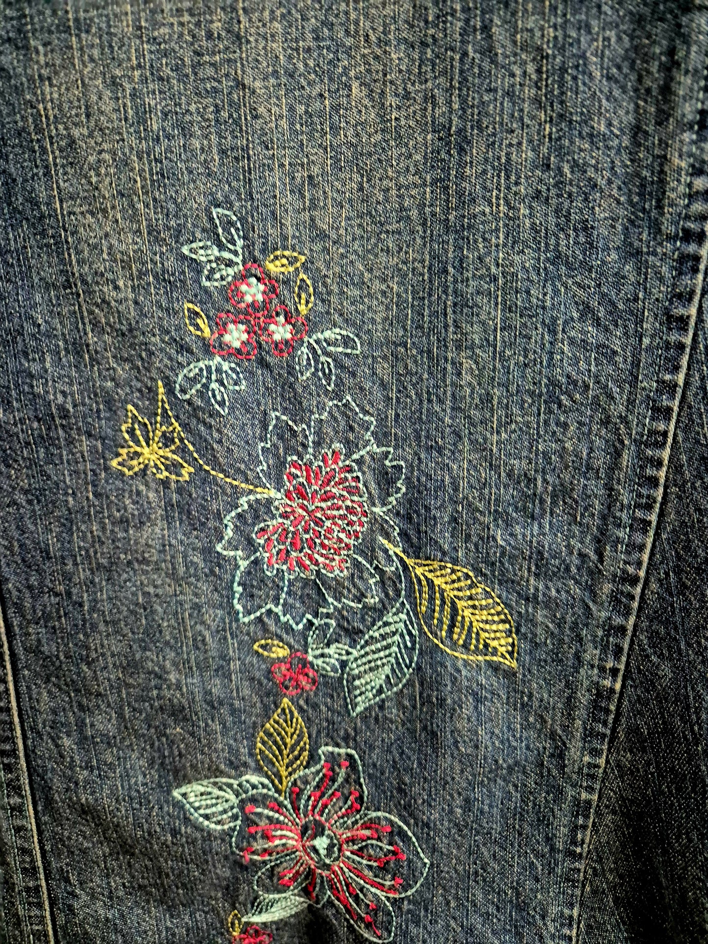 Vintage Y2K embroidered denim skirt size 14