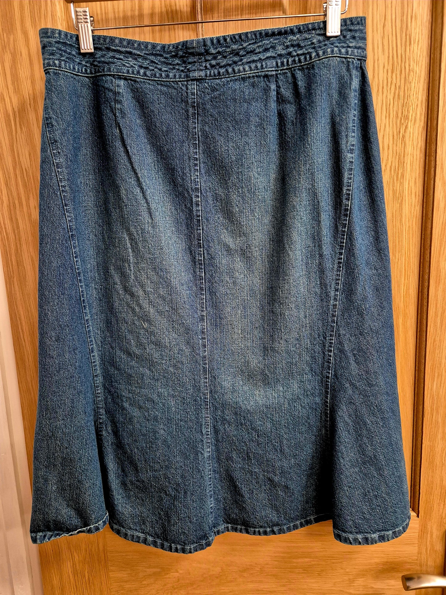 Vintage Y2K embroidered denim skirt size 14