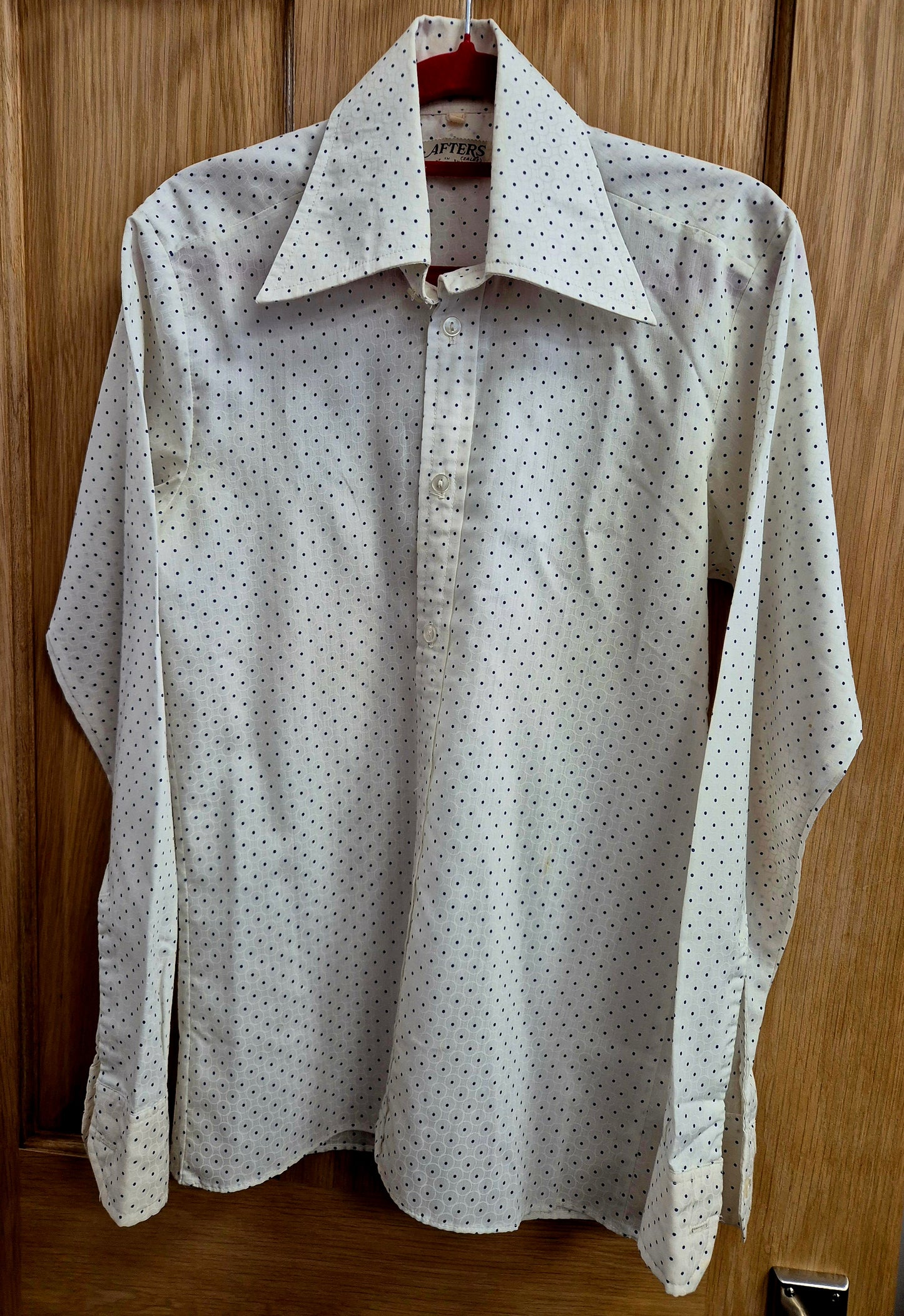 Vintage original 1970s quality shirt in fantastic condition. Collar 14.5"