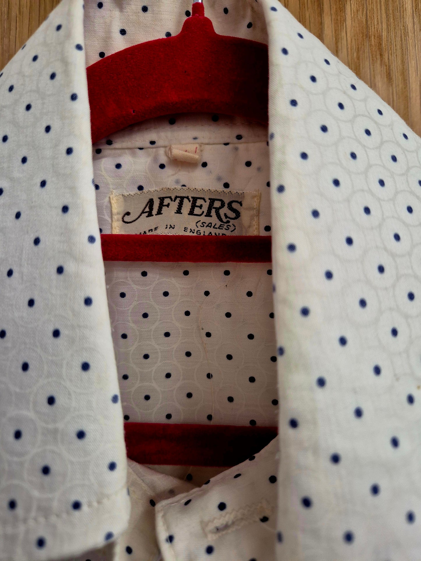 Vintage original 1970s quality shirt in fantastic condition. Collar 14.5"