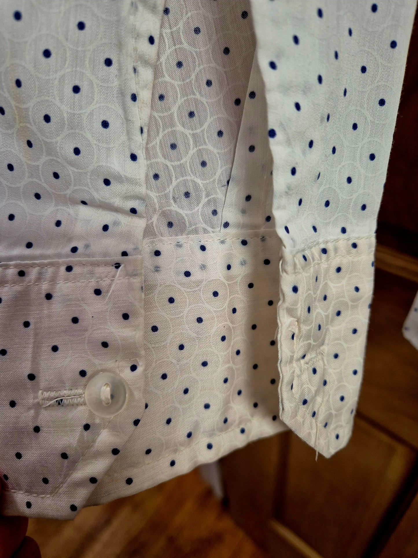 Vintage original 1970s quality shirt in fantastic condition. Collar 14.5"