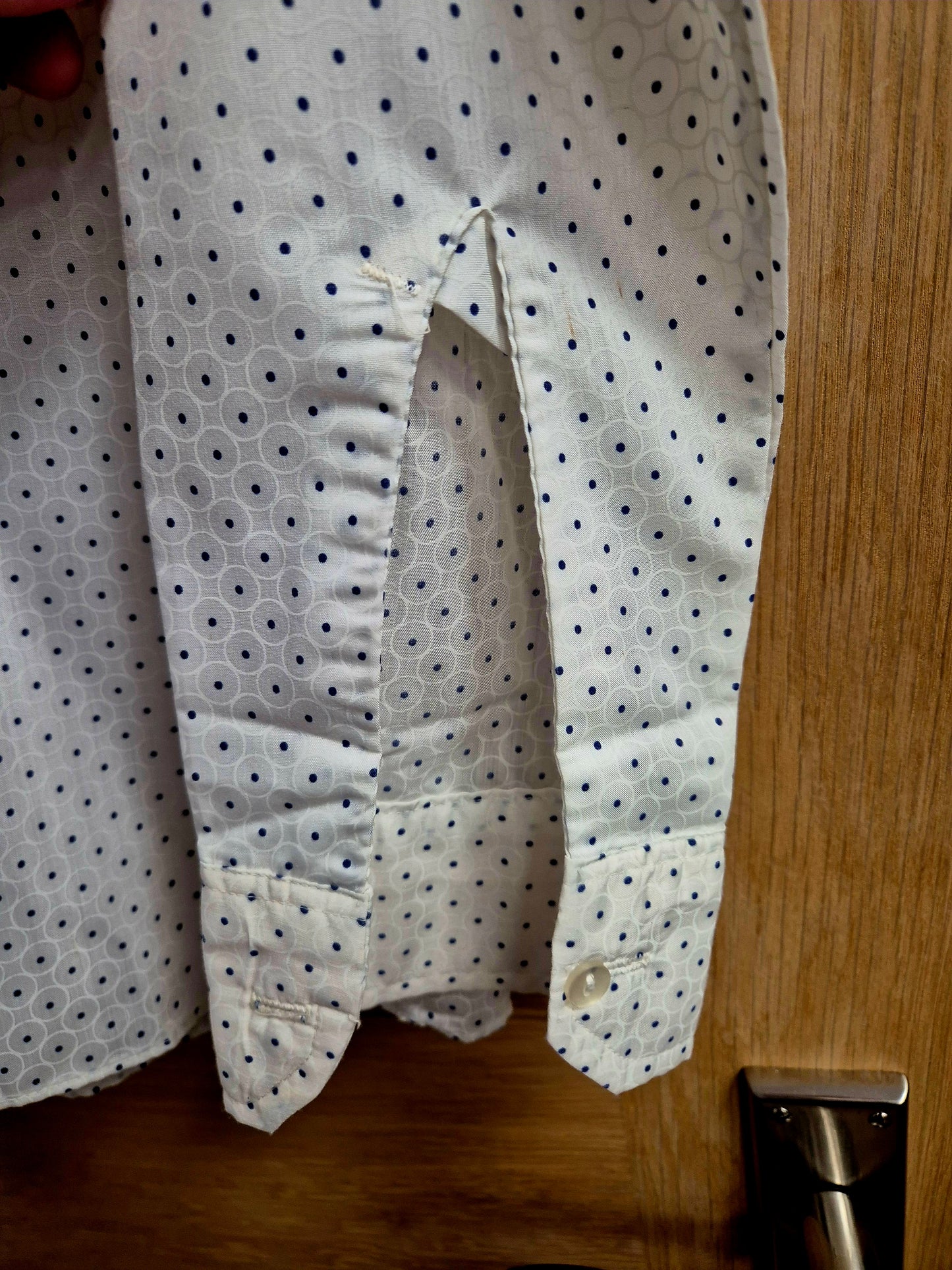 Vintage original 1970s quality shirt in fantastic condition. Collar 14.5"