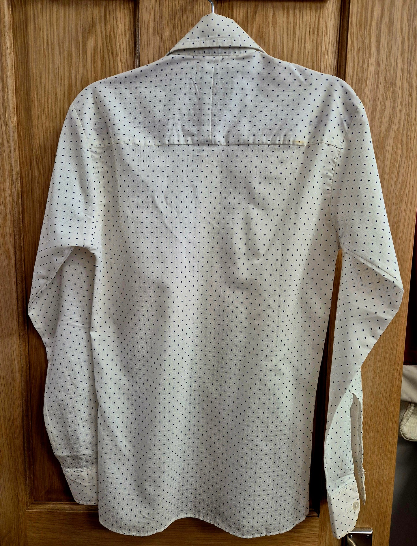 Vintage original 1970s quality shirt in fantastic condition. Collar 14.5"