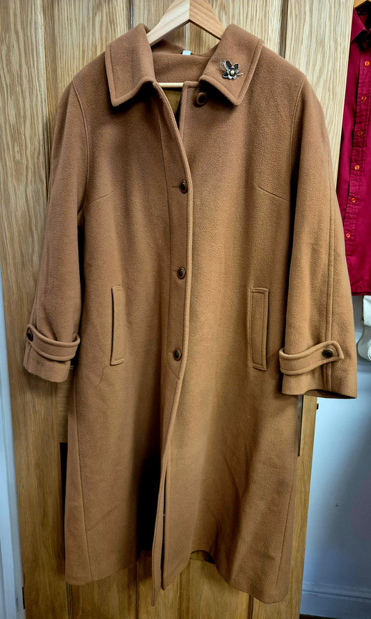 Quality vintage camel coat in beautiful condition. Size uk 18