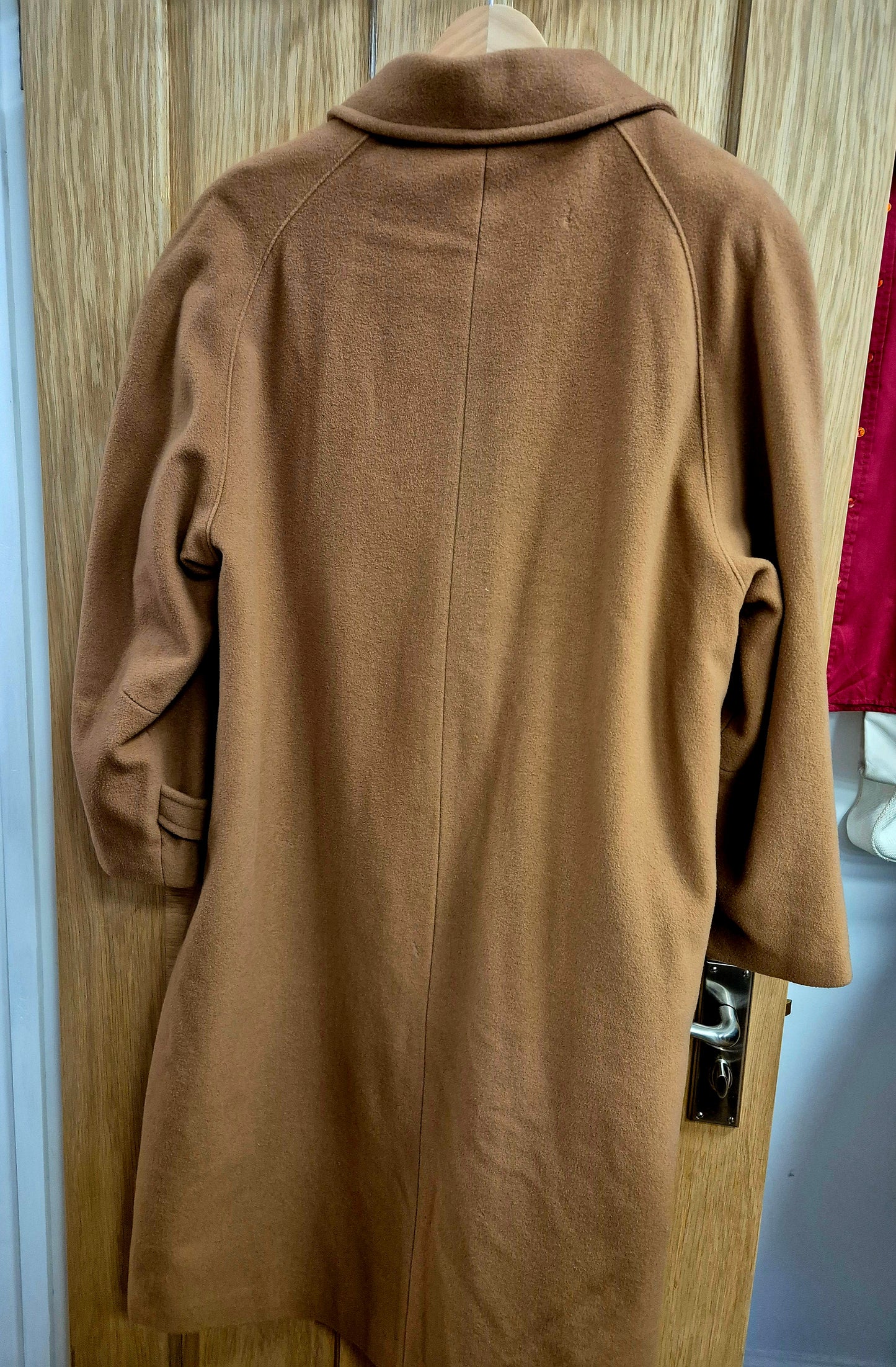 Quality vintage camel coat in beautiful condition. Size uk 18