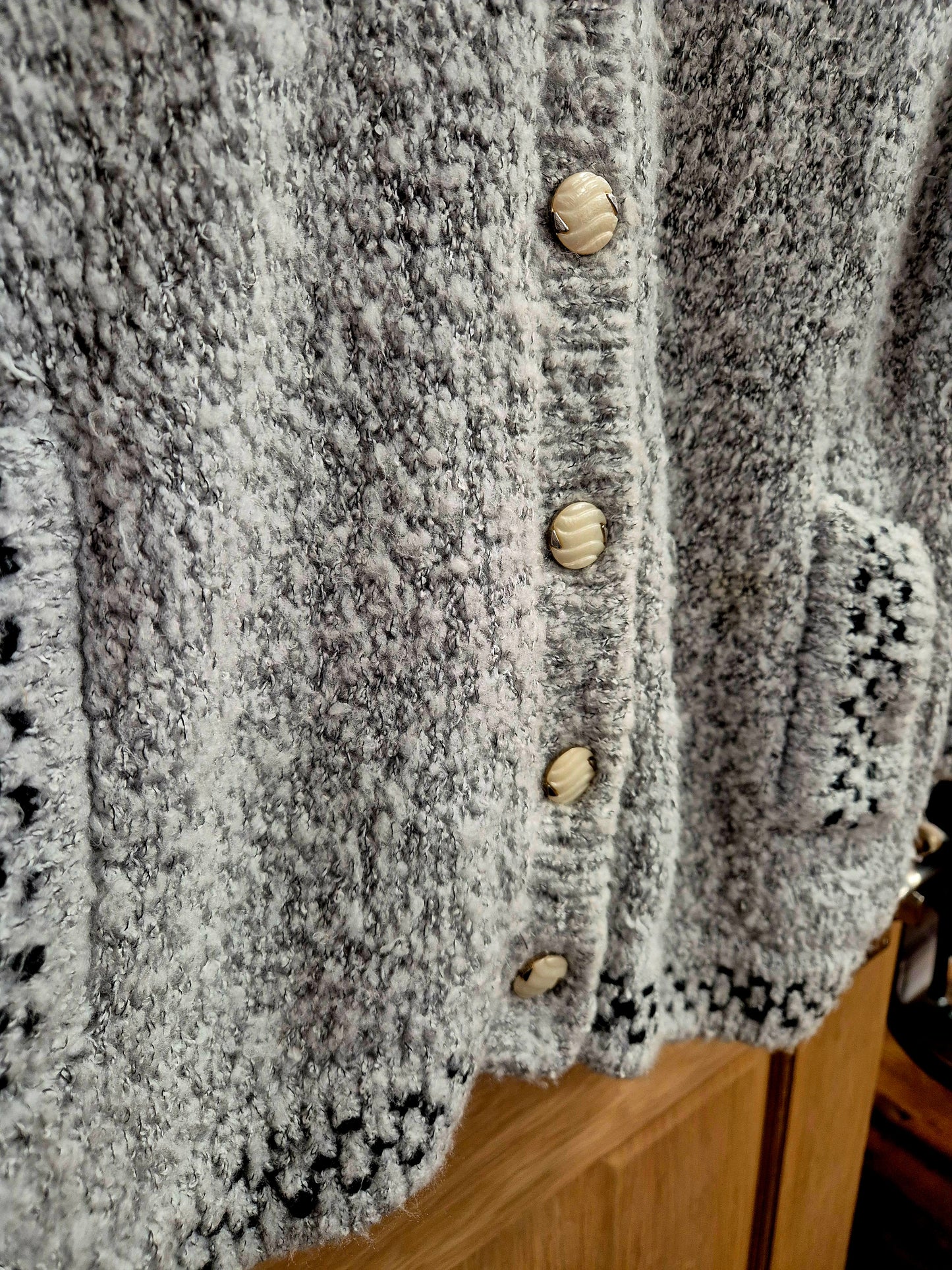 Lovely cosy vintage cardigan in size uk 16